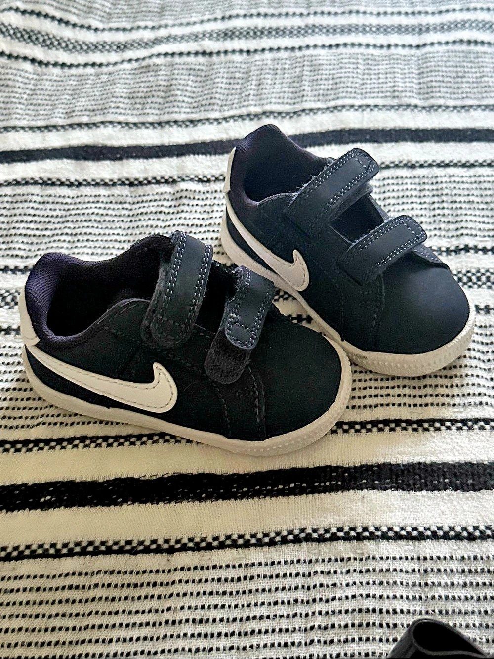 Nike Court Borough Low 2 Black & White Sneakers US 4C never worn